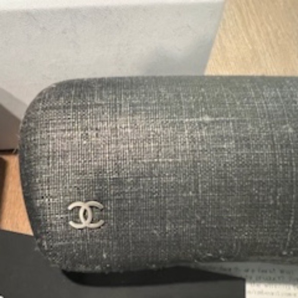 Chanel Sunglasses - Beautiful and in EXCELLENT Condition - Picture 9 of 11